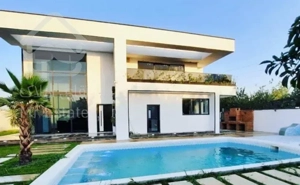 ویلا استخردار شهرکی ۳۰۰بنا فول فرنیش