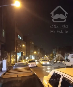 خانه دوطبقه در منبع