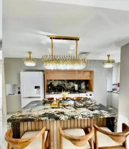 ۷۰ متر روبنما * غرق نور* اسانسور * فول *پارکینگ