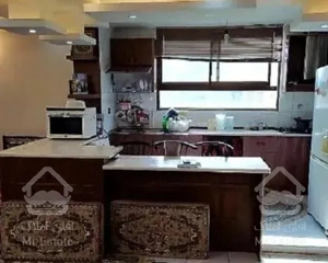 آپارتمان95متری(شیک وتمیز) خیابان اراسته