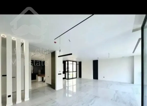 300 متری  در حال ساخت