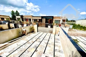 ویلا فلت شهرکی نزدیک جاده اصلی