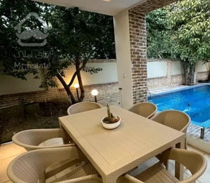 ویلاباغ 500متری استخردار*زیرقیـ‌/مت منطـ‌قه*سنددار