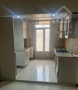 آپارتمان نقلی خوش نقشه آسانسوردار ۸ساله نزدیک مترو