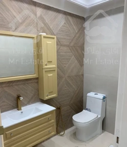 ۱۷۰ متر اوایل رودکی طبقه ۵ ام  ورودی لابی