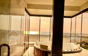 پنت هاوس سه خواب جکوزی  شیشه ای