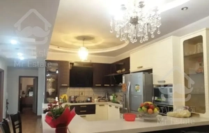 آپارتمان ۱۸۶متری گلستانهای پایین تاپ لوکیشن فول