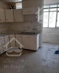 آپارتمان طبقه اول موقعیت اداری