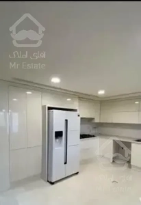 تک واحدی در ولیعصر