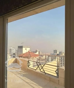 ۳۰۰متر۳خواب نوسازتراس بزرگ ویو ابدی عروس زعفرانیه