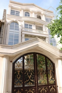 100متر در حد کلید نخورده در سازمان برنامه مرکزی