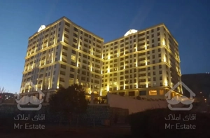 ۱۳۲ متر / پنجره سرتاسر قدی / برج سلطنتی رونیکا