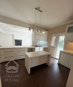 نیاوران ۱۸۰ متر ۳خوابه دسترسی خوب و دید شمال