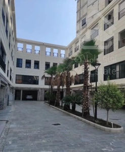 ۳۰۰ متری نوساز با چهار پارکینگ و روف اختصاصی