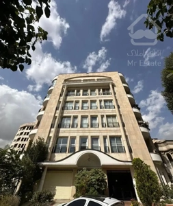 نیاوران۲۲۰متر۳خواب/تاپ لوکیشن/۲ پارکینگ