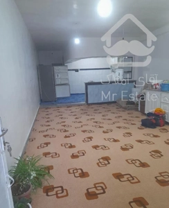 خانه دوطبقه میباشد طبقه پایین اجاره داده میشود