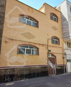 آپارتمان ۱۳۵ متری شهرک نور آخر کوچه منتظران۱