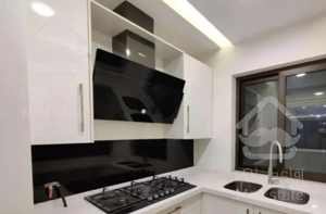 ۱۰۰متر/ کم واحد/ تاپ لوکیشن/ صادقیه