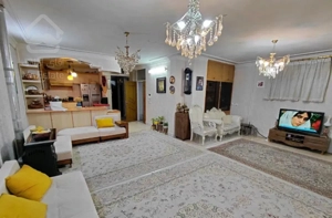 ۱۱۸متر تکواحدی/ سپاه خانه اصفهان/ ۳طرف نور/ سند