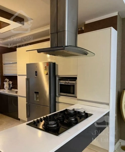 آپارتمان ۱۳۰متری/۲خوابه / خوش نقشه