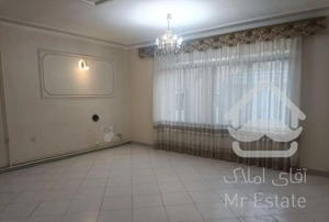 فروش خانه مسکونی دو طبقه واقع در خیابان امام