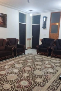 آپارتمان ۹۰ متری تمیز