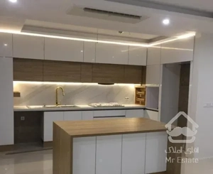 آپارتمان 130 متری( دریاچه چیتگر )