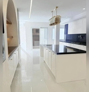 دیباجی ۱۶۵ متر کلید نخورده غرق نور مستقیم از حیاط