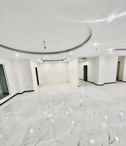 فروش آپارتمان تک واحدی ۱۹۵ متری بالای قائم