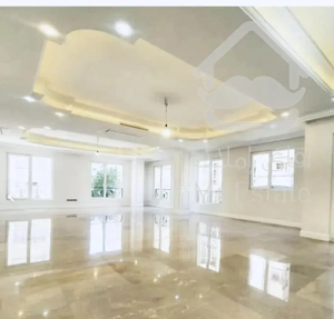 ۱۲۵ متر غرق نور نیاوران‌مرجان، برج باغ