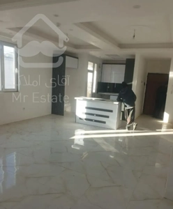 ۸۲ متر/ فول امکانات / فول دیزاین / سراتاسر نورگیر
