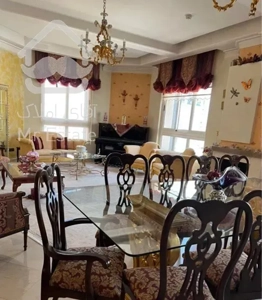 ١٤٠ متر گلزار طبقه ٥ مشاعات فعال