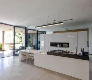 ۱۵۰ متر/نوساز/کلیدنخورده/تک واحدی/تاپ لوکیشن