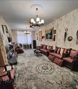 ۸۲متر ۲خواب /تک واحدی  /ط اول /با پارکینگ موتور