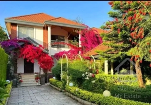 ویلا باغ استخردار شهرکی سند ۶ دانگ / آمل ب نور