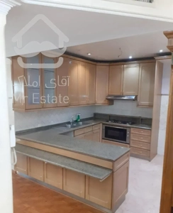 آپارتمان ۱۳۰متر ۲خوابه شیک