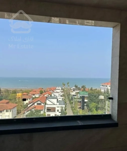 آپارتمان نوساز و کلید نخورده با مدارک کامل.