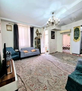 59 متر 2 خواب/سالن پرده خور/دو قدمی خیابان اصلی